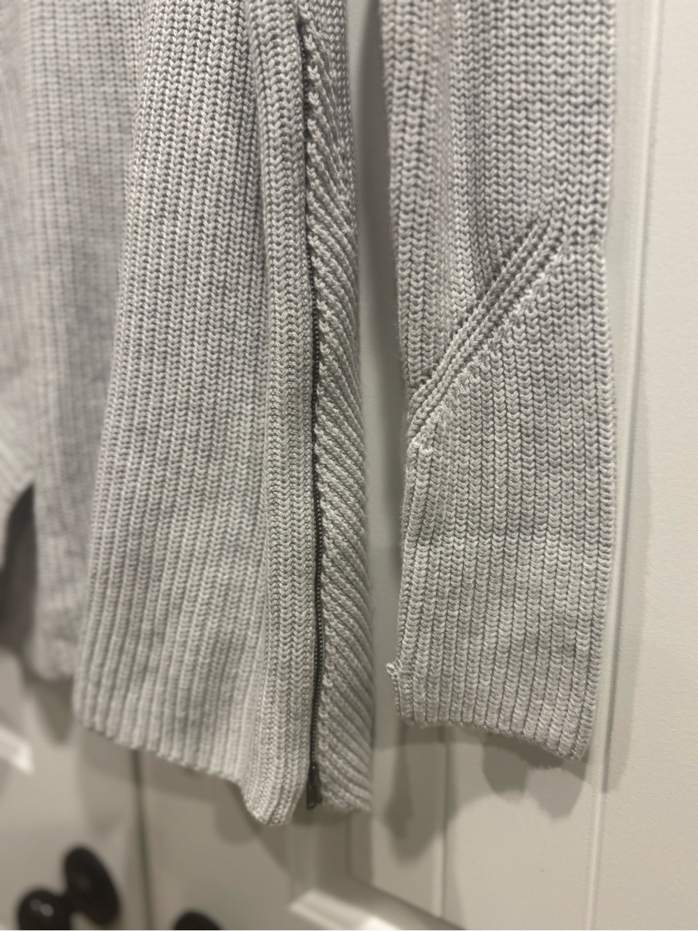 CAbi Gray V-Neck Longline Knit Tunic - Picture 5 of 7